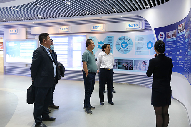 大連檢驗檢測集團黨委書記、董事長李強一行到訪廣電計量開展交流洽談